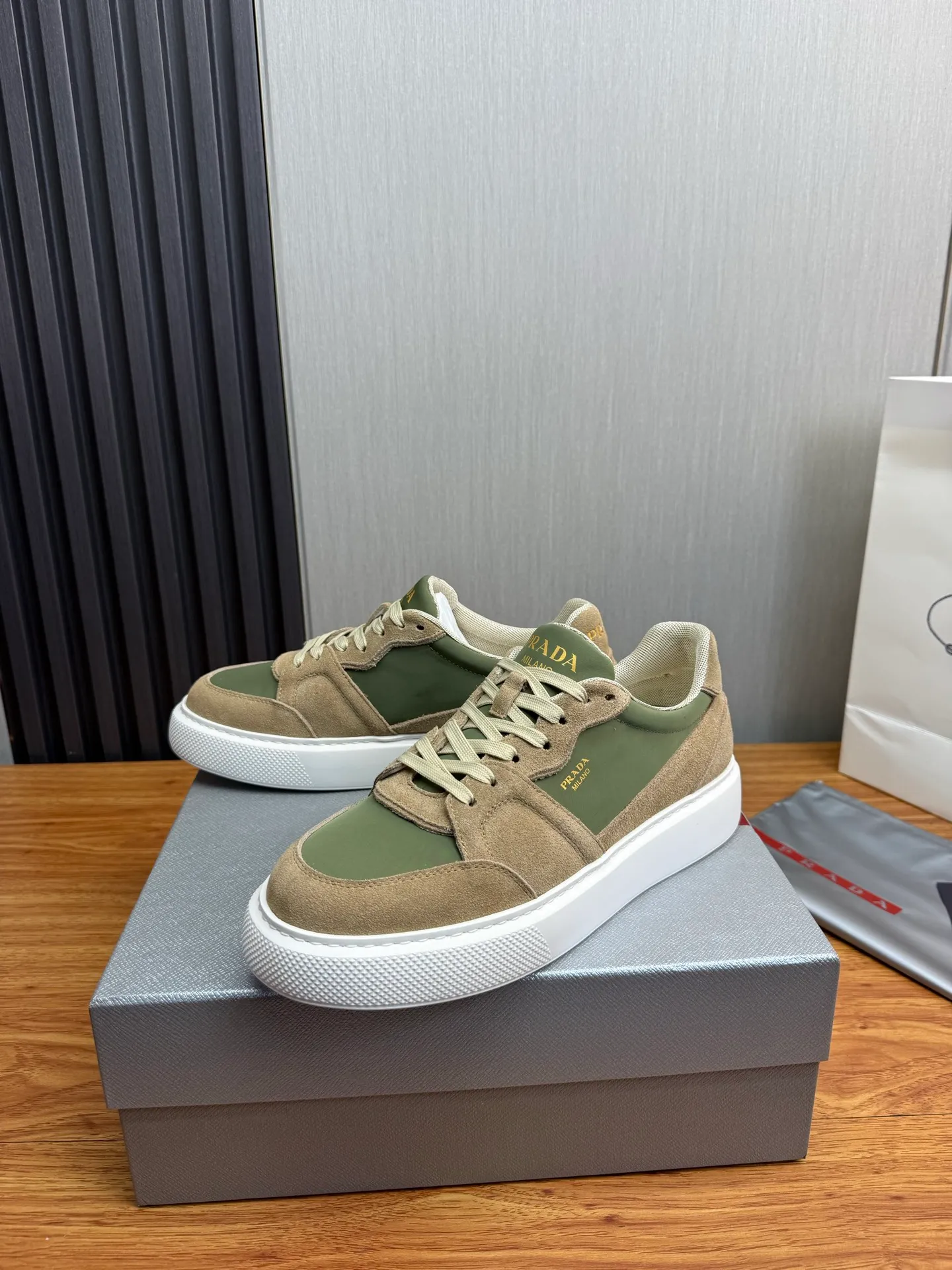 Factory price 560💰 [PRADA] Men’s shoes are popular in the counter, official website is synchronized, 1 high-quality shipment ✔️Original cowhide + cowhide lining, 1🆚1 replica, original sole, 38-45 (45 customized, non-refundable)